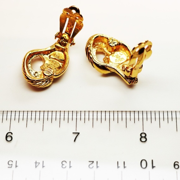 Vintage BOOKPIECE Kenneth Lane Ram's Head Earrings - Picture 10 of 10